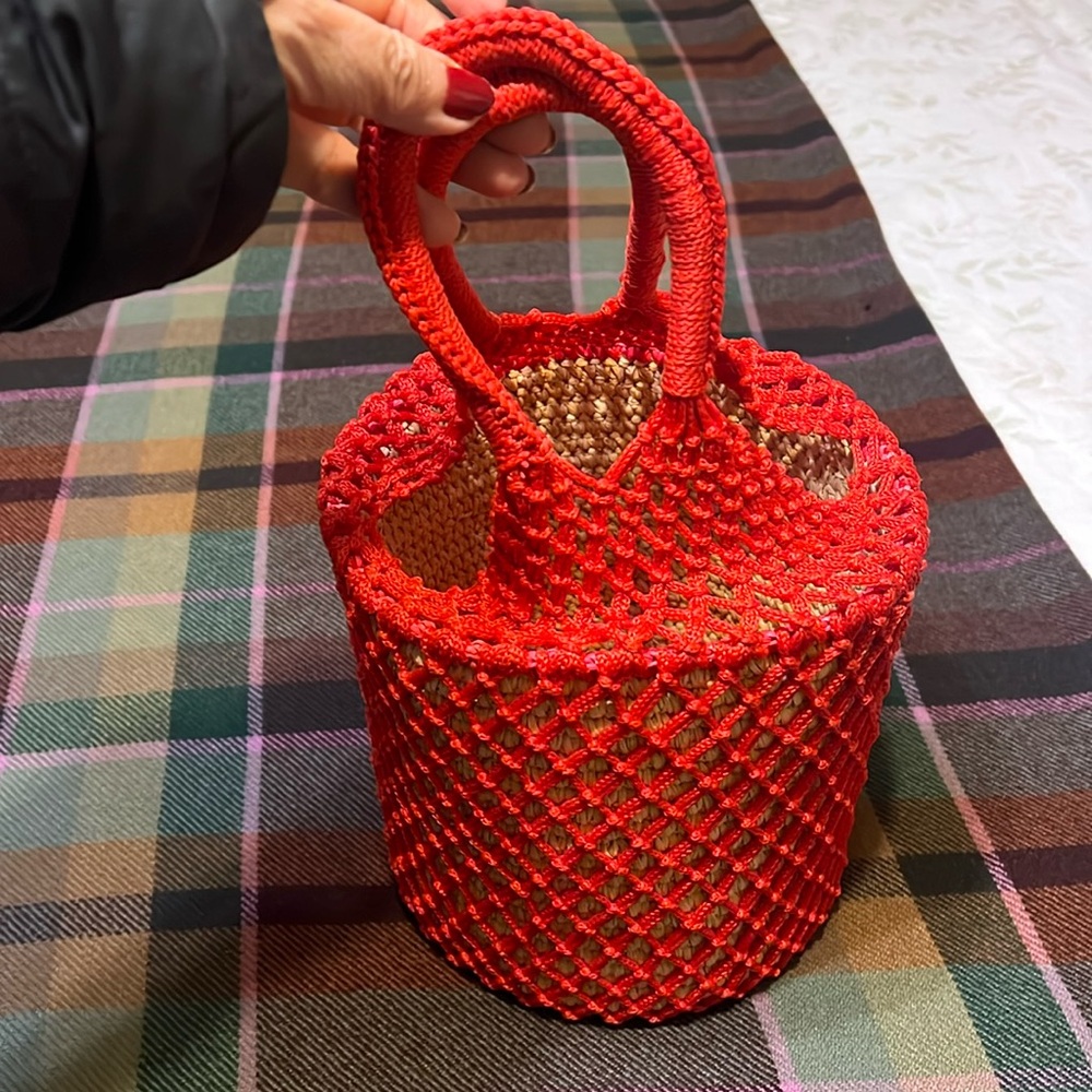 Bucket bag in red color 😍